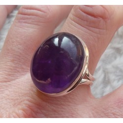 Zilveren ring gezet met grote cabochon Amethist 20.5 mm