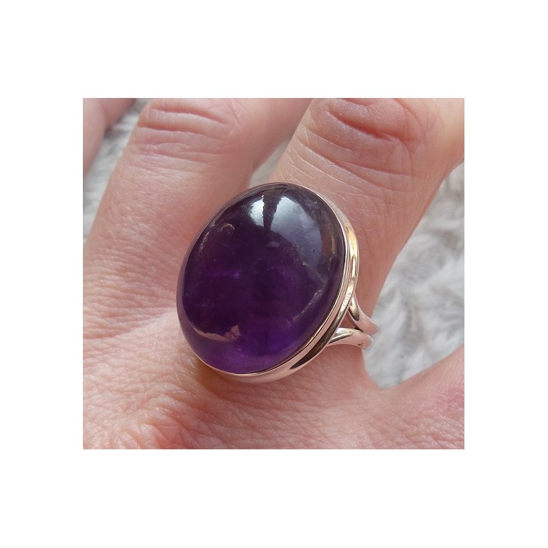 Zilveren ring gezet met grote cabochon Amethist 20.5 mm