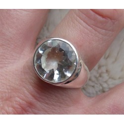 Zilveren ring gezet met ronde witte Topaas 18.7 mm