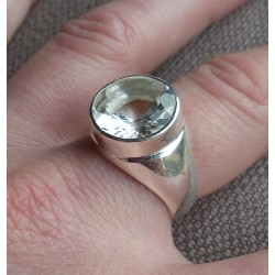 Zilveren ring gezet met ronde witte Topaas 18.7 mm
