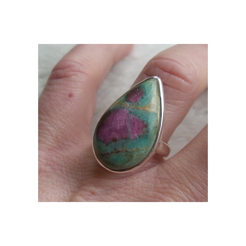 Zilveren ring gezet met druppelvorm Robijn in Fuchsiet 17.7 mm