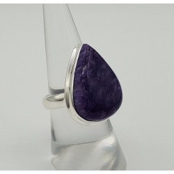 Zilveren ring met druppelvormige Charoiet 17.3 mm