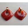 Vergulde creolen met vierkante Carneool hanger