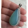Zilveren hanger druppelvorm aqua Chalcedoon bewerkte setting