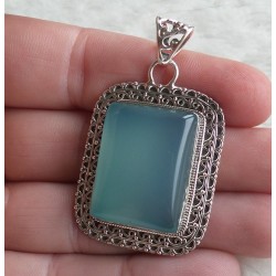 Zilveren hanger rechthoekige aqua Chalcedoon bewerkte setting