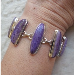 Zilveren armband gezet met Charoiet