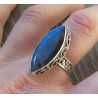 Zilveren ring marquise facet Labradoriet in bewerkte setting 18
