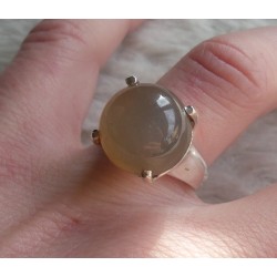 Zilveren ring gezet met ronde perzik Maansteen maat 17.3 mm