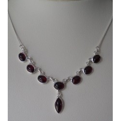 Zilveren ketting met cabochon geslepen Granaten