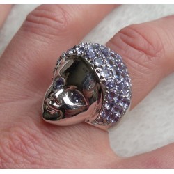 Zilveren ring met gezicht en gezet met Tanzaniet maat 19 mm