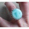 Zilveren ring gezet met ronde Larimar in bewerkte setting 17.3 m