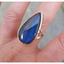 Zilveren ring met druppelvormige cabochon Labradoriet 19 mm