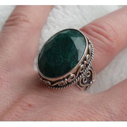 Zilveren edelsteen ring Emerald in bewerkte setting maat 16.5 mm