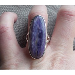 Zilveren ring gezet met ovale Charoiet maat 17.7 mm