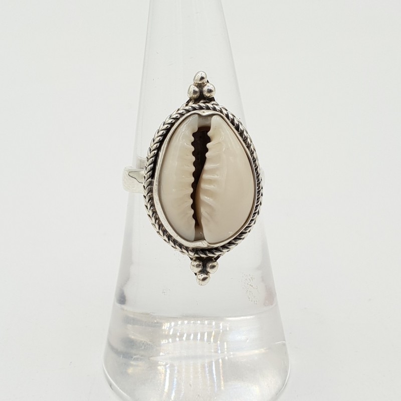 Zilveren ring met Cowrie schelp 17 mm