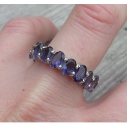 Zilveren ring met rond om gezet met Ioliet 16.5 of 18 mm