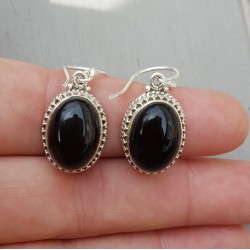Zilveren oorbellen ovale cabochon Onyx in bewerkte setting