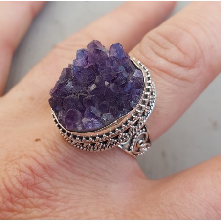 Zilveren ring met ruwe Amethist in bewerkte setting 18 mm
