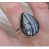 Zilveren ring gezet met druppelvorm Shungiet 19.3 mm