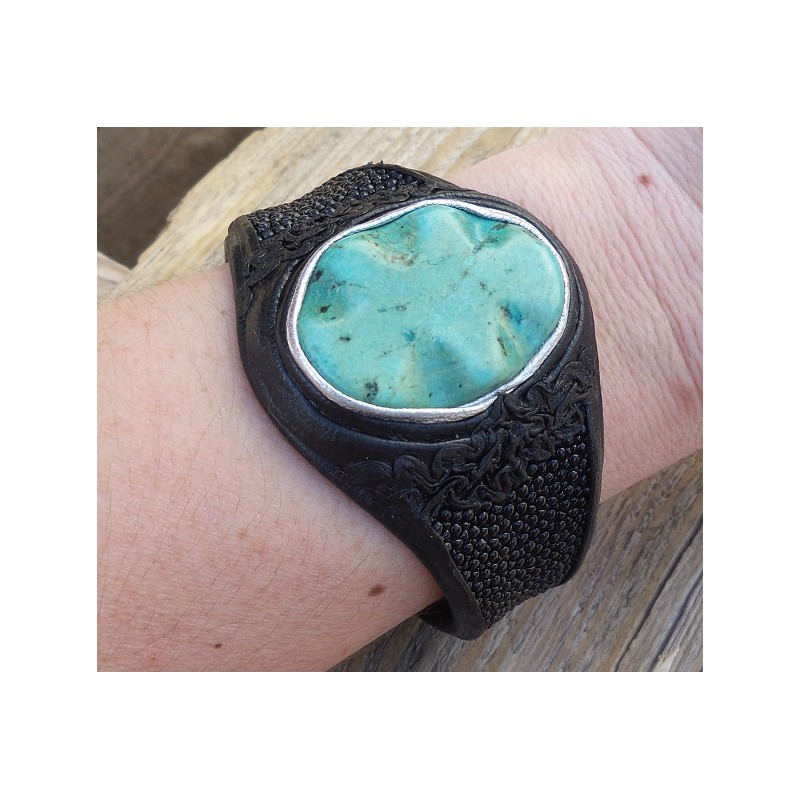 Armband van Roggenleer en gezet met Turkoois Howliet