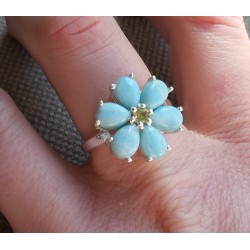 Zilveren ring bloem gezet met Larimar en Peridot 18 mm