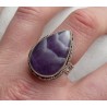 Zilveren ring Chevron Amethist en bewerkte setting 18 mm