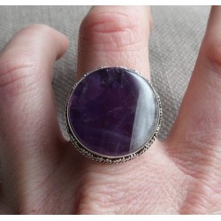 Zilveren ring ronde Chevron Amethist bewerkte setting 18 mm
