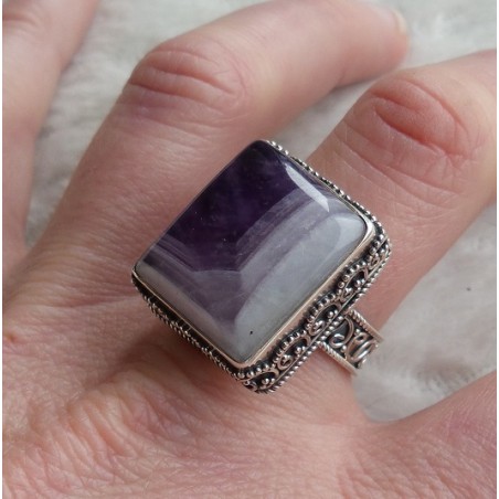 Zilveren ring Chevron Amethist en bewerkte setting 19 mm