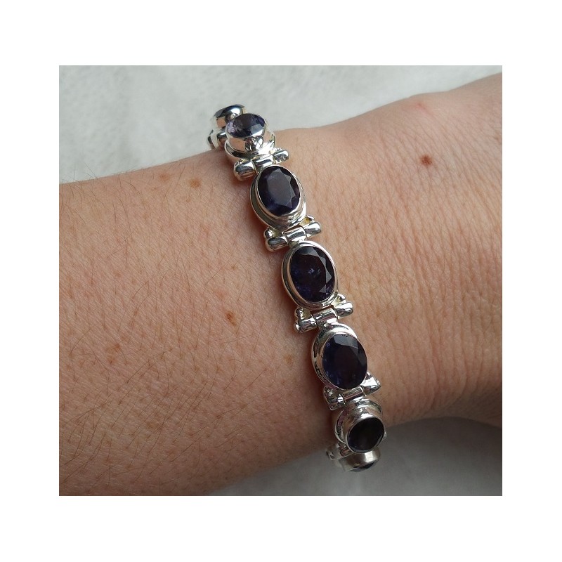 Zilveren armband gezet met ovale facet geslepen Ioliet