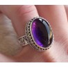 Zilveren ring cabochon Amethist gezet in bewerkte setting 17 mm