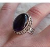 Zilveren ring cabochon Amethist gezet in bewerkte setting 17 mm