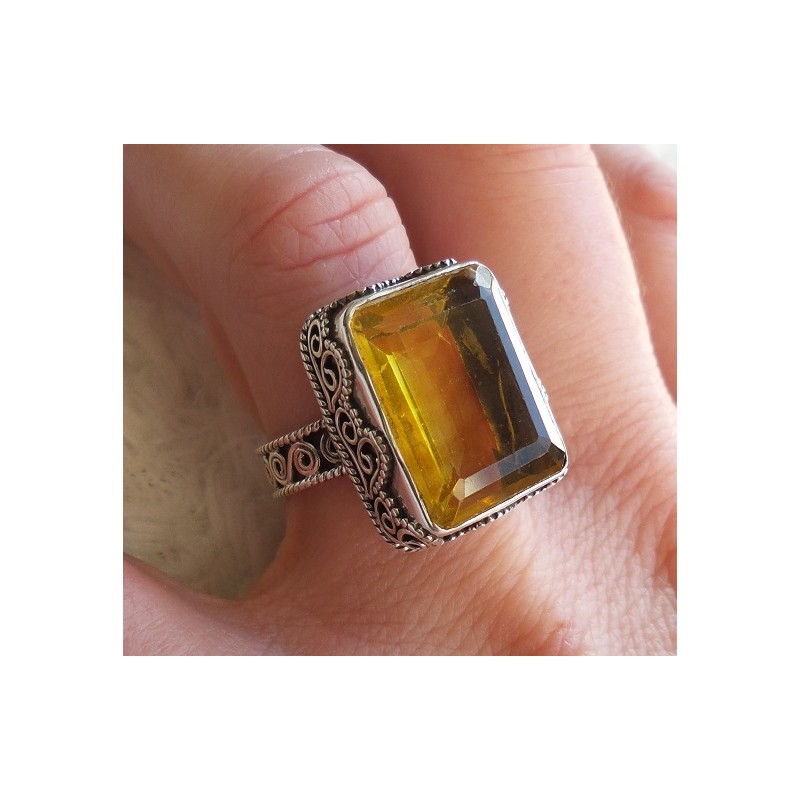 Zilveren ring gezet met rechthoekige Citrien 17.3 mm