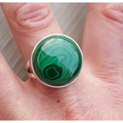 Zilveren ring gezet met ronde Malachiet 19.3 mm