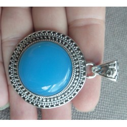 Zilveren hanger met ronde blauwe Chalcedoon bewerkte setting