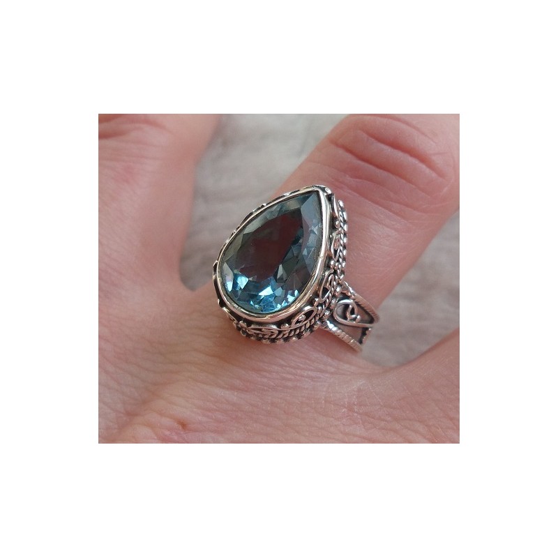 Zilveren ring druppelvorm blauw Topaas bewerkte setting 16.5 mm