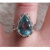 Zilveren ring druppelvorm blauw Topaas bewerkte setting 16.5 mm