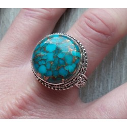 Zilveren ring ronde koper blauw Turkoois in bewerkte setting 19
