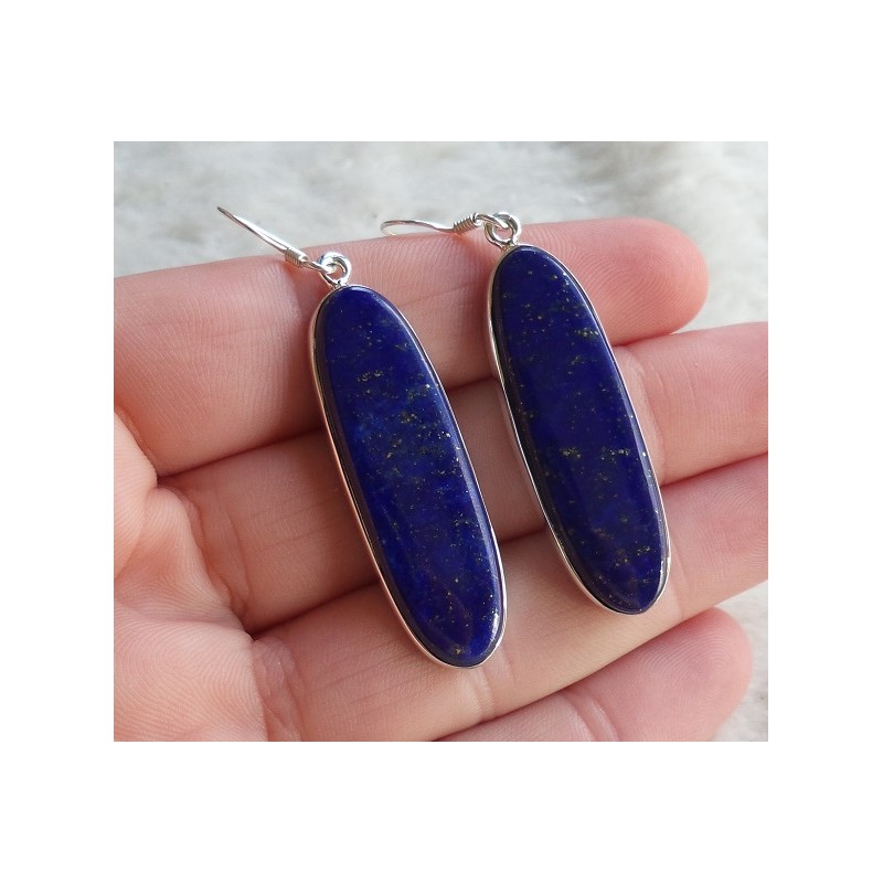 Zilveren lange oorbellen gezet met ovale Lapis Lazuli