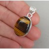 Zilveren edelsteenhanger gezet met cabochon Tijgeroog