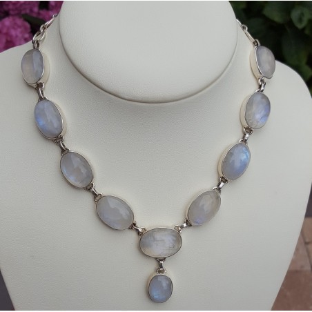 Zilveren ketting gezet met cabochon ovale Maanstenen