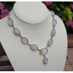 Zilveren ketting gezet met cabochon ovale Maanstenen