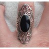 Zilveren ring met ovale Onyx open bewerkte kop 16.5 mm