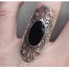 Zilveren ring met ovale Onyx open bewerkte kop 16.5 mm