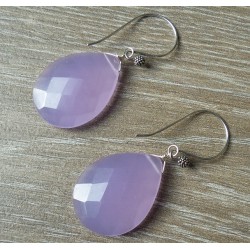 Zilveren oorbellen met facet paarse Chalcedoon briolet