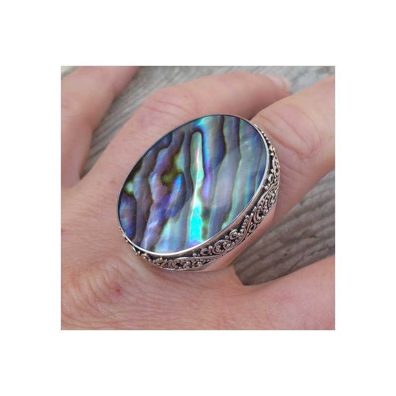 Zilveren ring met grote Abalone schelp bewerkte kop 18.5 mm
