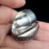Zilveren ring met grote Abalone schelp bewerkte kop 18.5 mm