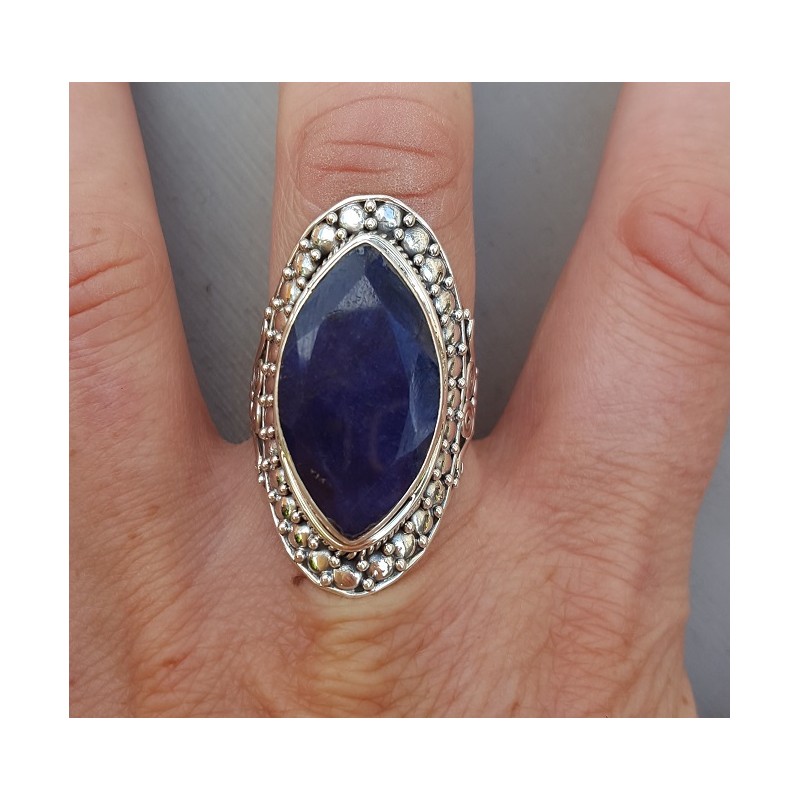 Zilveren ring gezet met marquise Saffier 18.5 mm