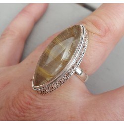 Zilveren ring met marquise gouden Rutielkwarts en bewerkte kop 17.7