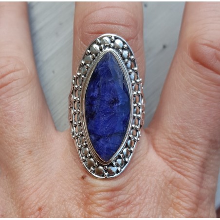 Zilveren ring gezet met marquise Saffier 18 mm
