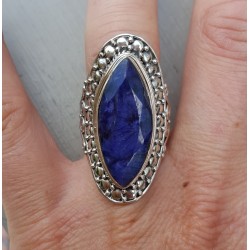 Zilveren ring gezet met marquise Saffier 18 mm